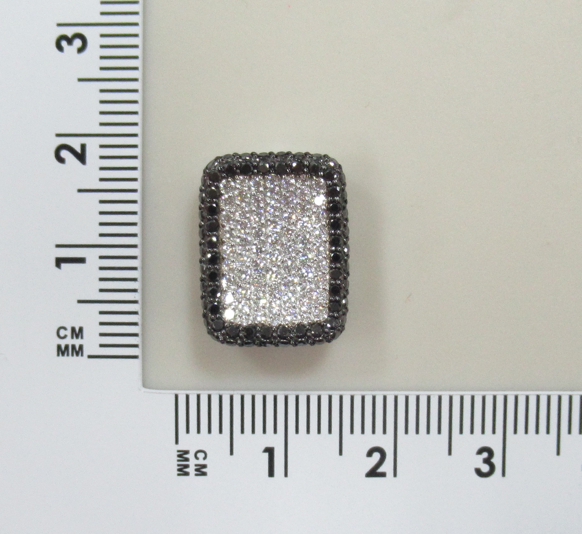 Подвеска из белого золота с бриллиантами